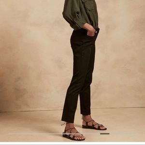 Banana Republic Sloan Black Pants ☀️